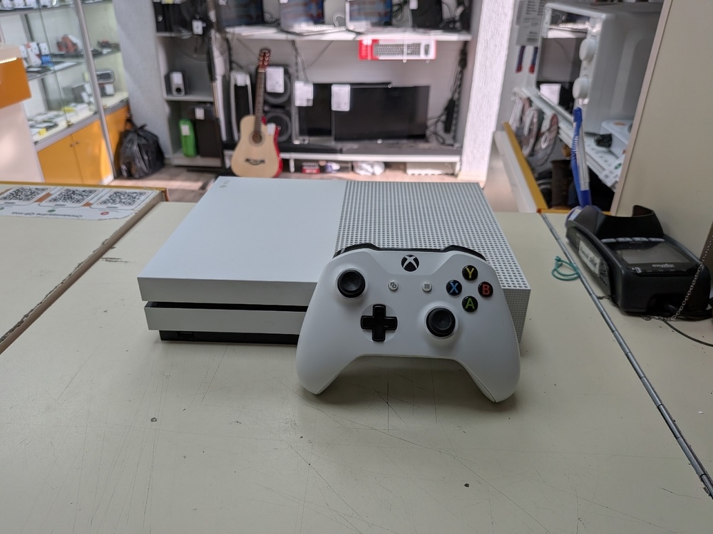 Игровая приставка Xbox One S 1TB