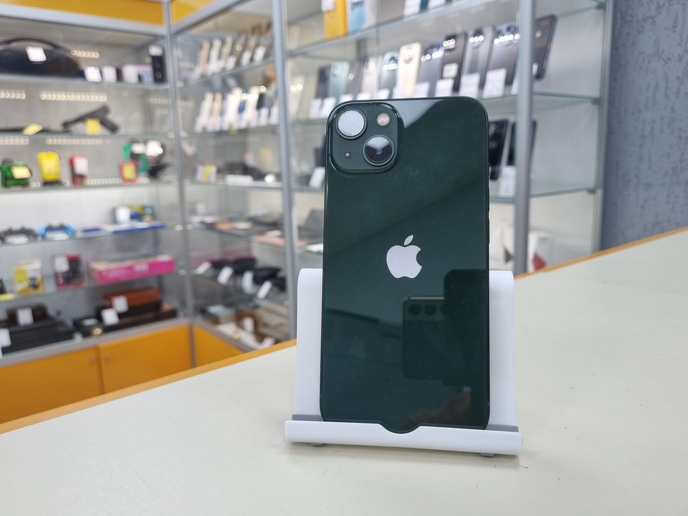 Смартфон Apple iPhone 13 128Gb