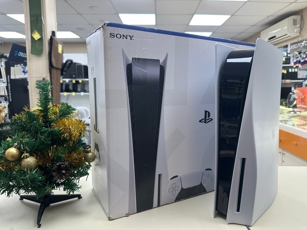 Игровая приставка PlayStation 5 825Gb (С дисководом)