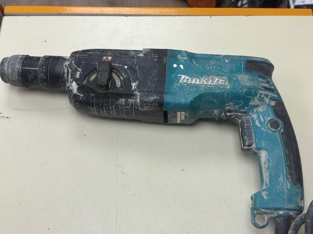 Перфоратор Makita HR2470