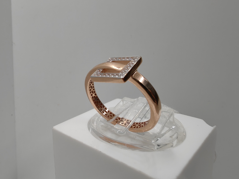 КОЛЬЦО С КАМНЯМИ (Au 585)