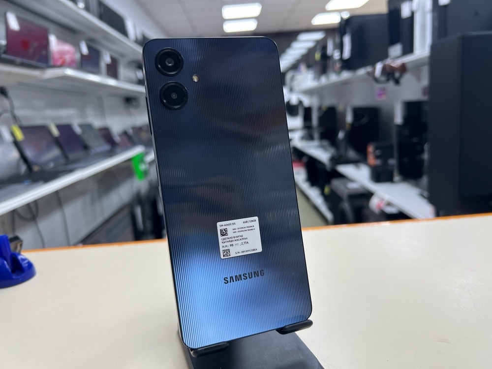 Смартфон Samsung Galaxy A06 6/128