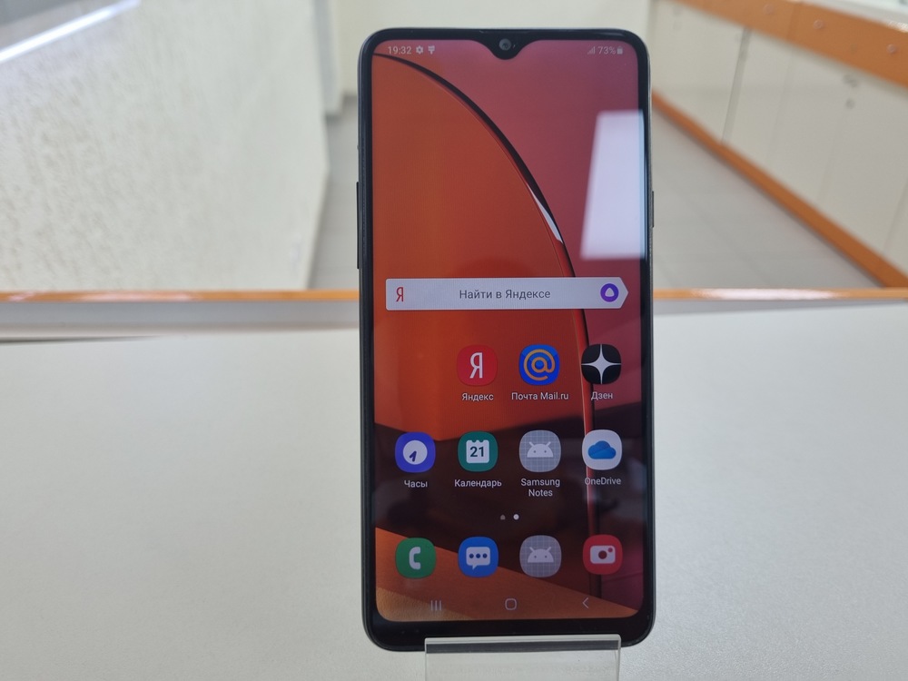 Смартфон Samsung Galaxy A20S 3/32
