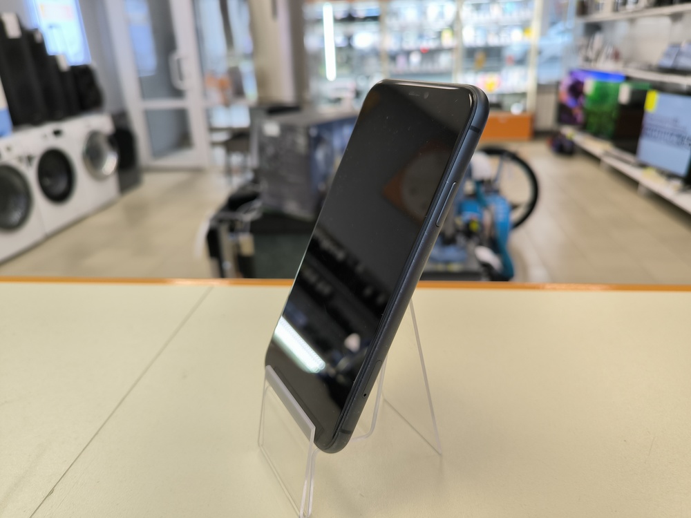Смартфон Apple iPhone 11 64Gb