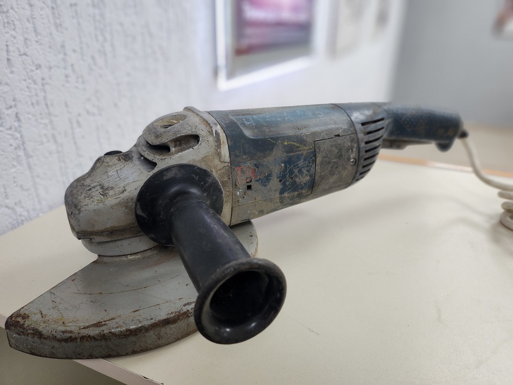 Угловая шлифмашина Bosch PWS-20-230