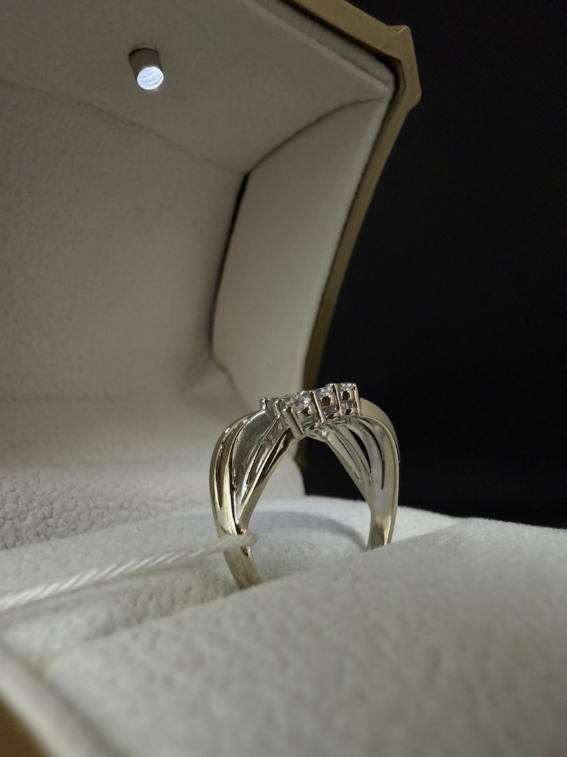 КОЛКМИ585 КОЛЬЦО С КАМНЯМИ (Au 585)