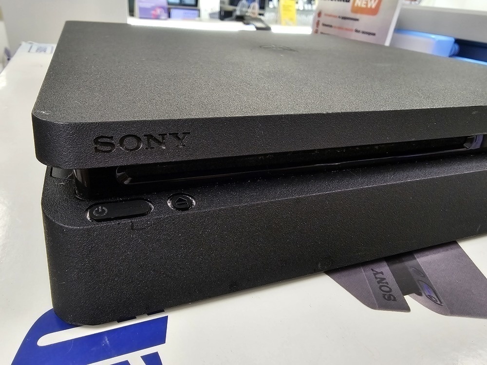 Игровая приставка PlayStation 4 Slim 500GB Игровая приставка PlayStation 4 Slim 500GB