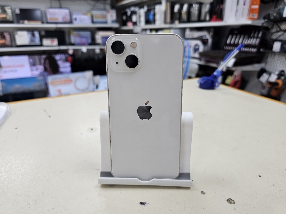 Смартфон Apple iPhone 13 128Gb