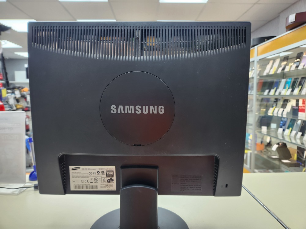 Монитор Samsung 943N