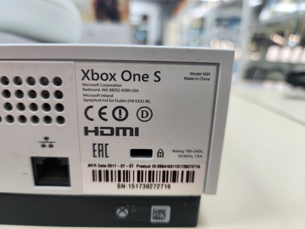 Игровая приставка Xbox One S 1TB