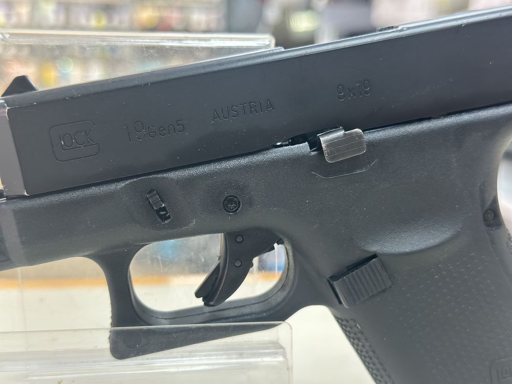 Пистолет пневматический Glock 19GEN5