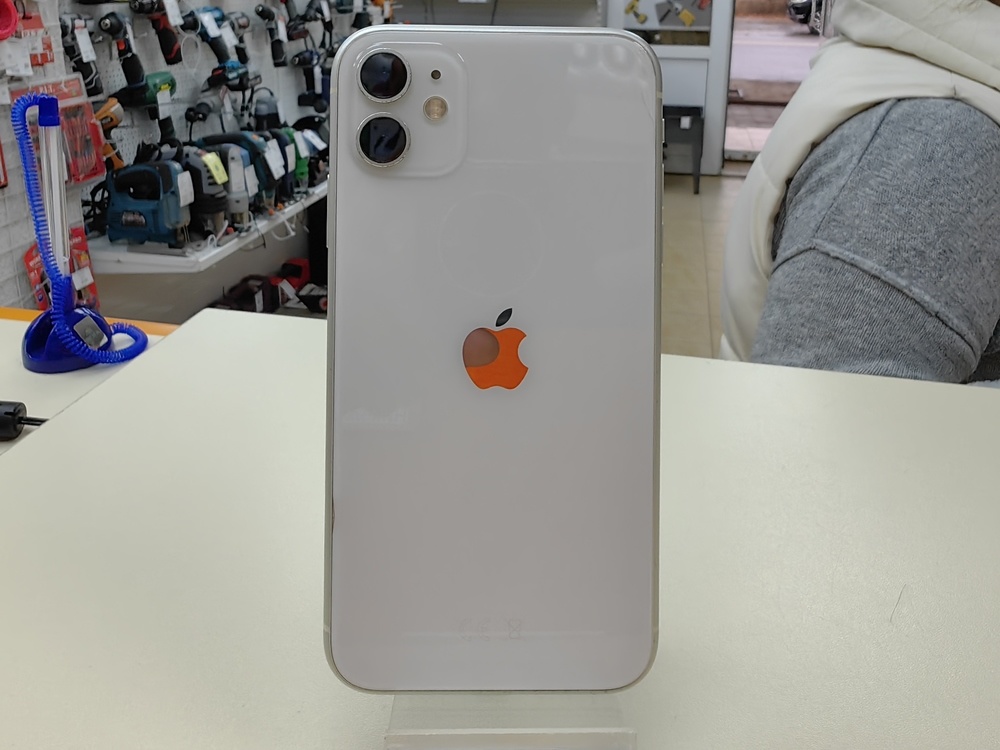 Смартфон Apple iPhone 11 64Gb