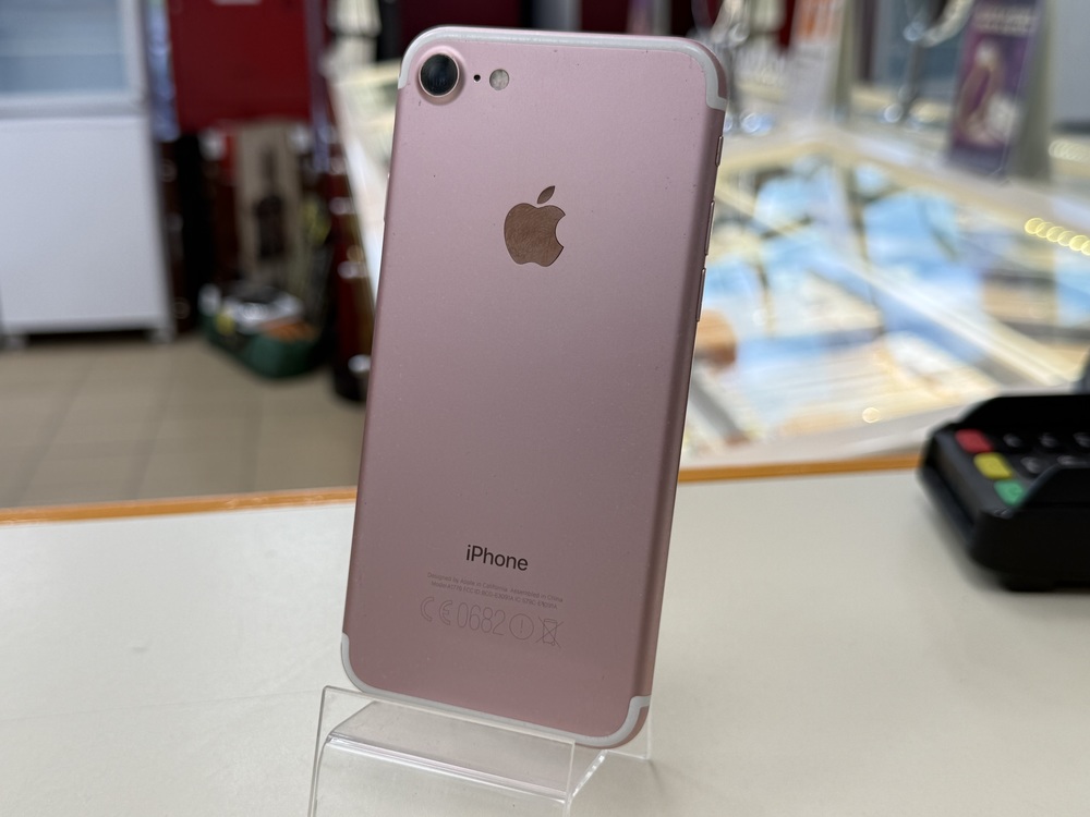 Смартфон Apple iPhone 7 32Gb