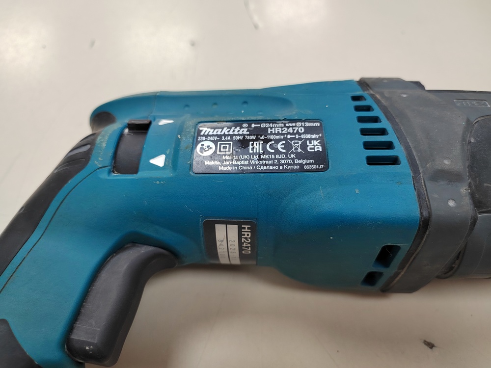 Перфоратор Makita HR2470
