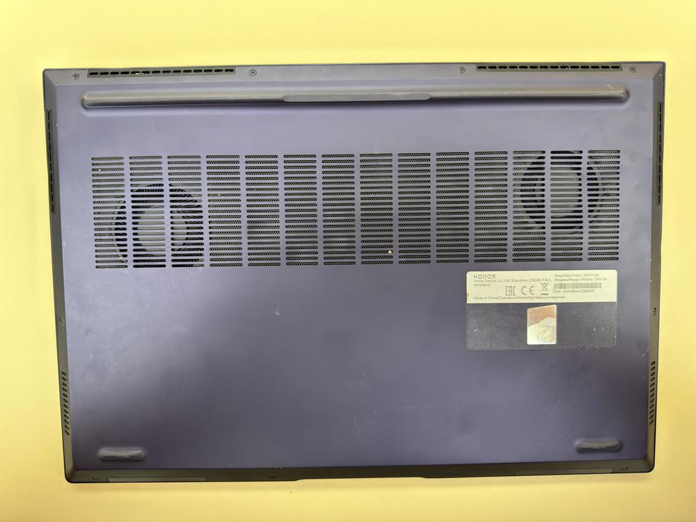 Ноутбук Honor;