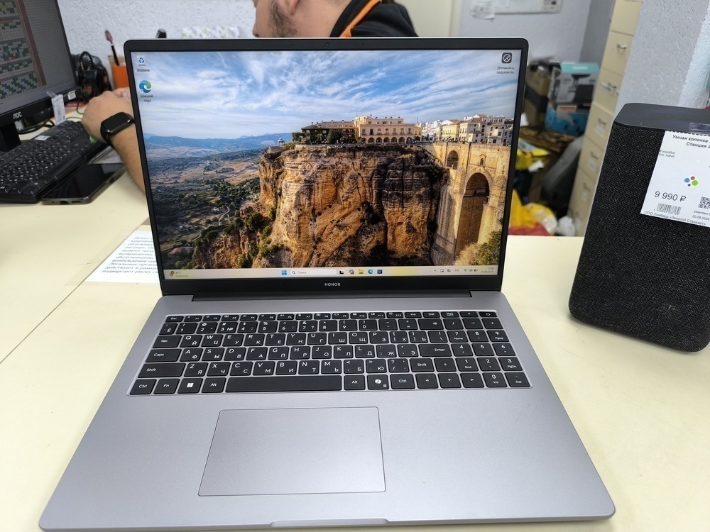 Ноутбук Honor; Ryzen 5 6600H, AMD Radeon (TM) Graphics, 16 Гб, 480 Гб, Нет