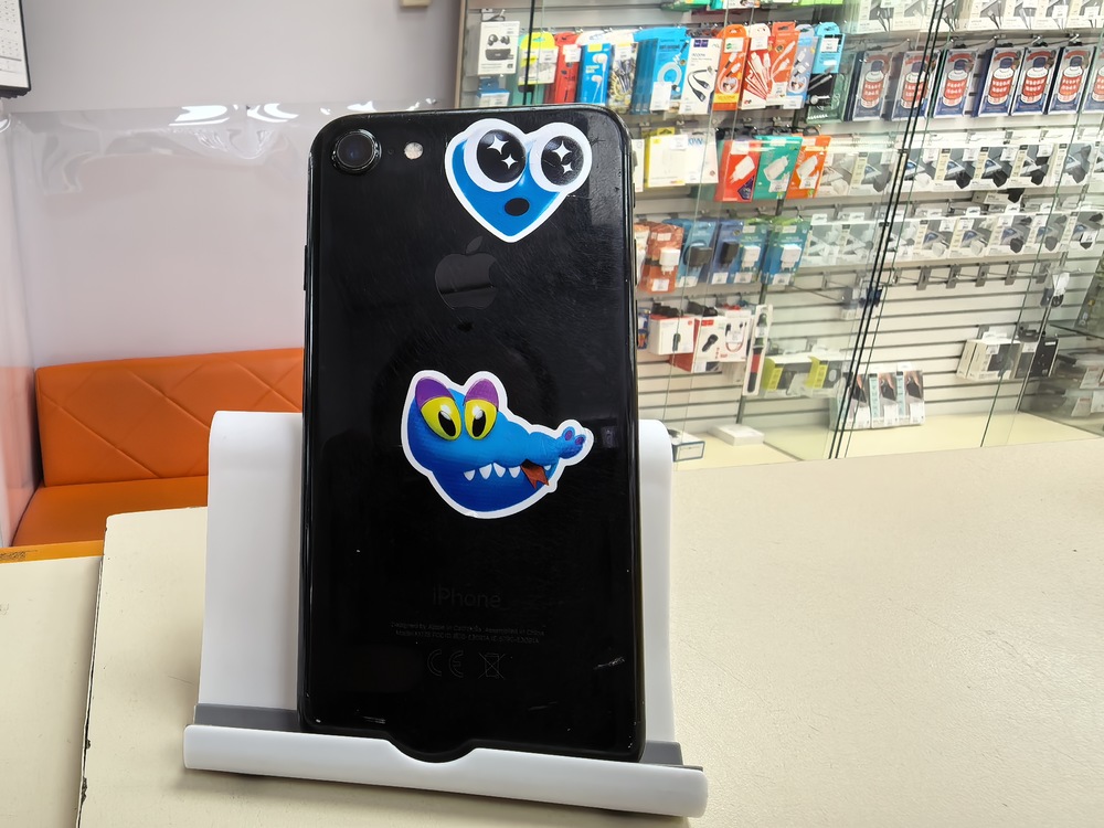 Смартфон Apple iPhone 7 32Gb