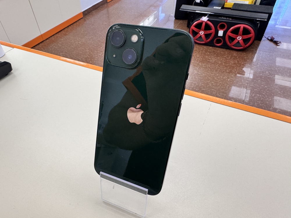 Смартфон Apple iPhone 13 128Gb