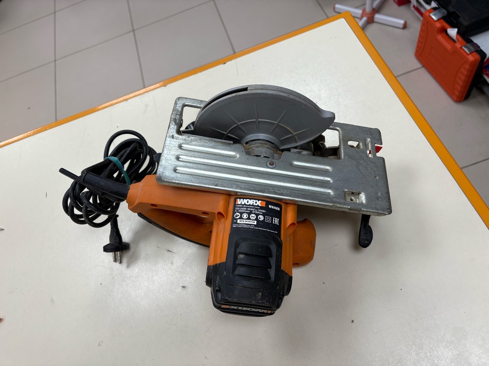 Дисковая пила Worx WX425