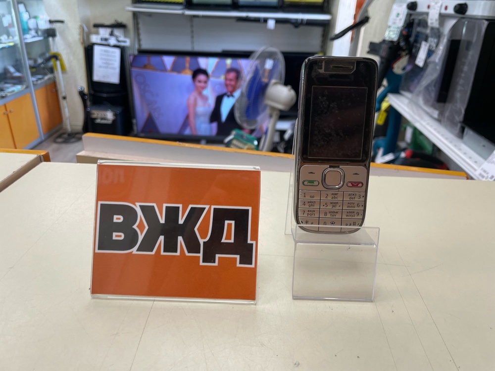 Мобильный телефон Nokia C2-01