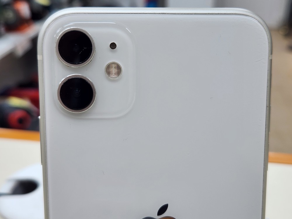 Смартфон Apple iPhone 11 128Gb