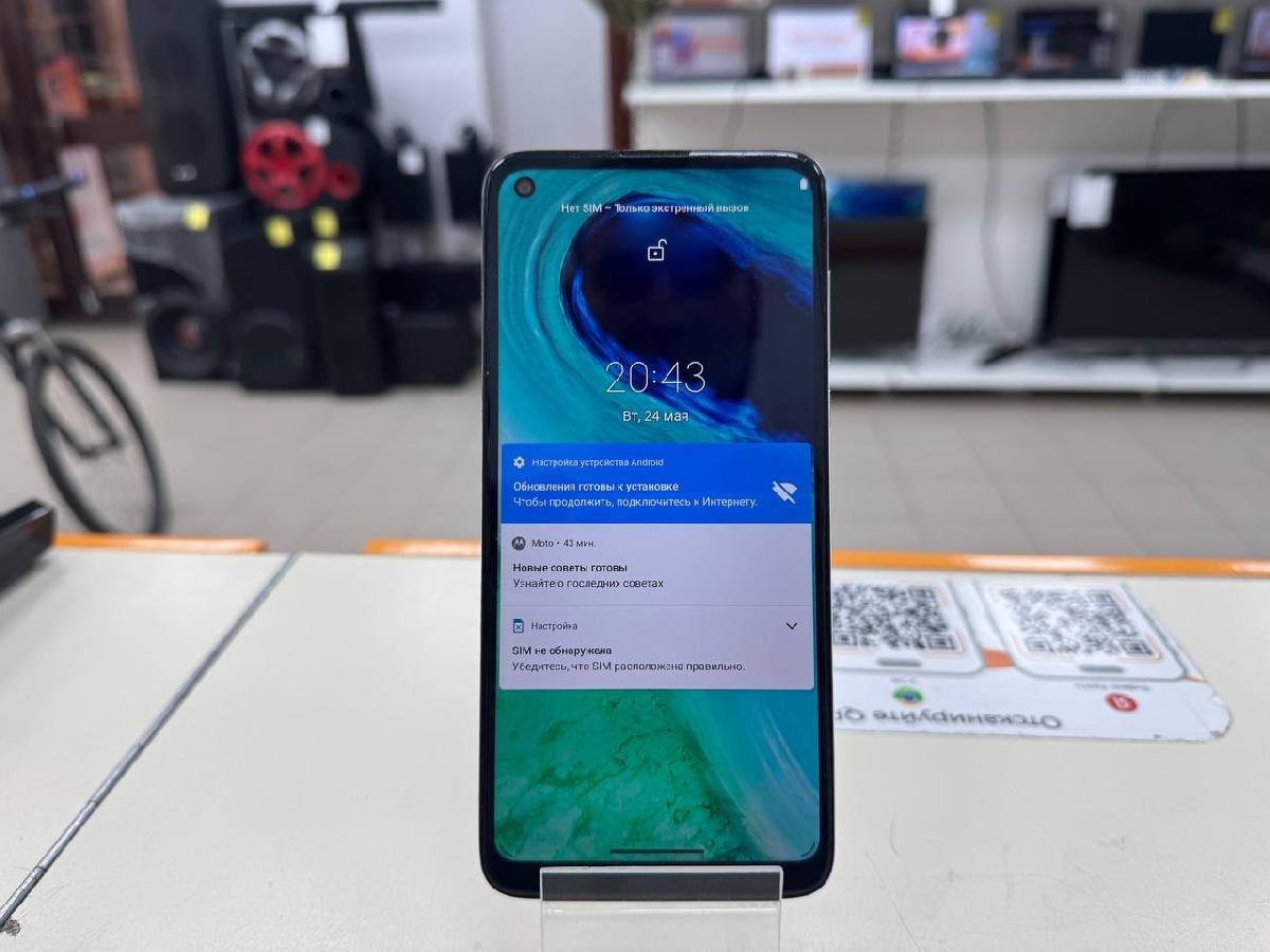 Смартфон Motorola G8 Plus
