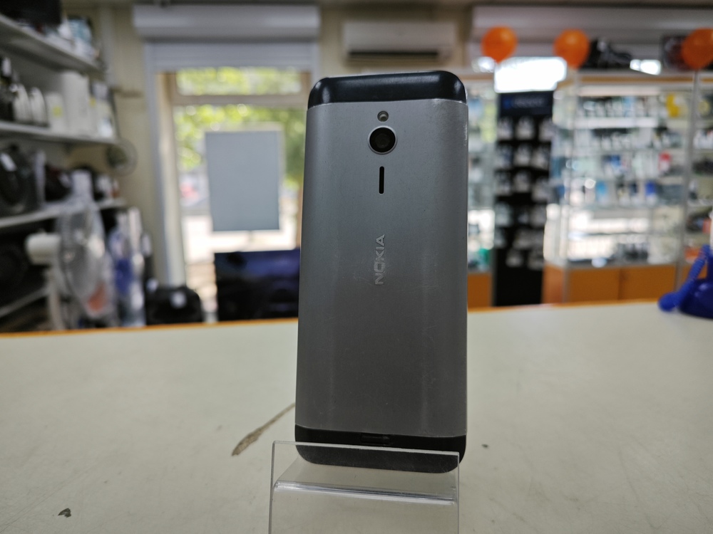 Мобильный телефон Nokia RM-1172