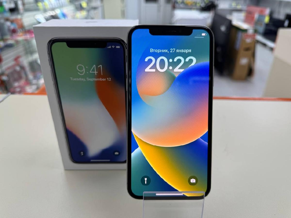 Смартфон Apple iPhone X 64Gb