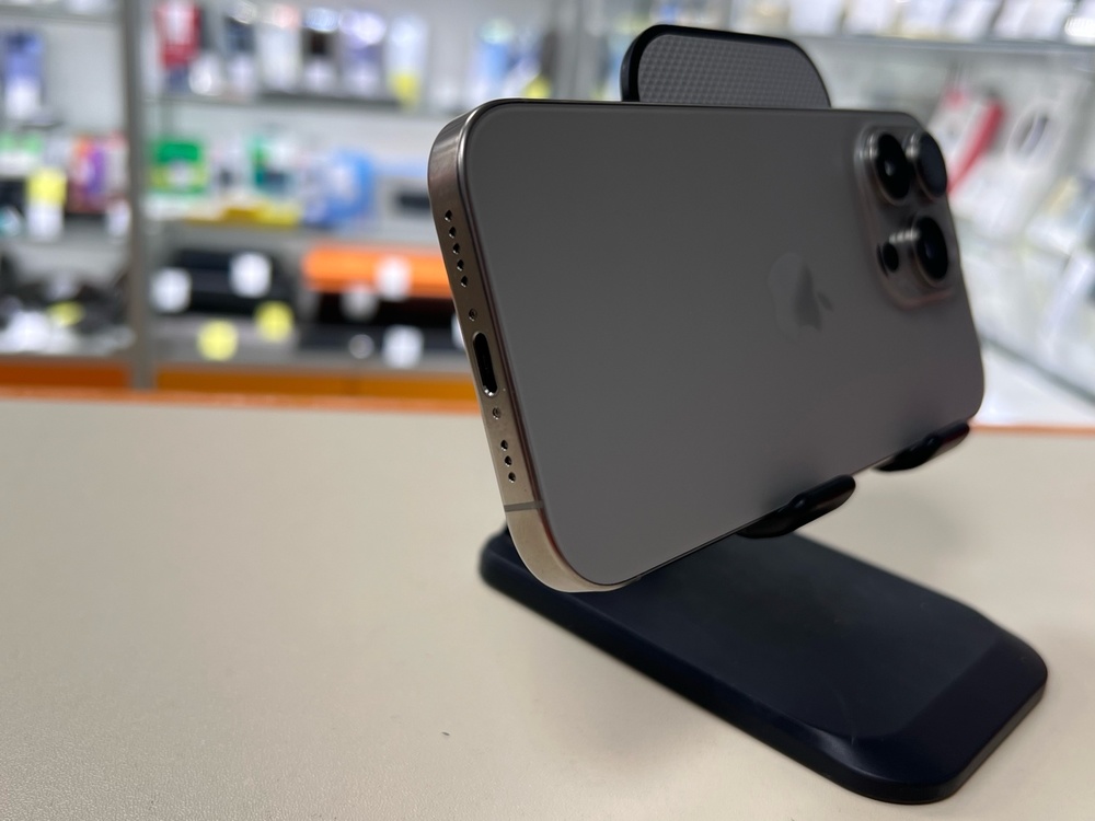 Смартфон Apple Iphone 16 Pro 256Gb