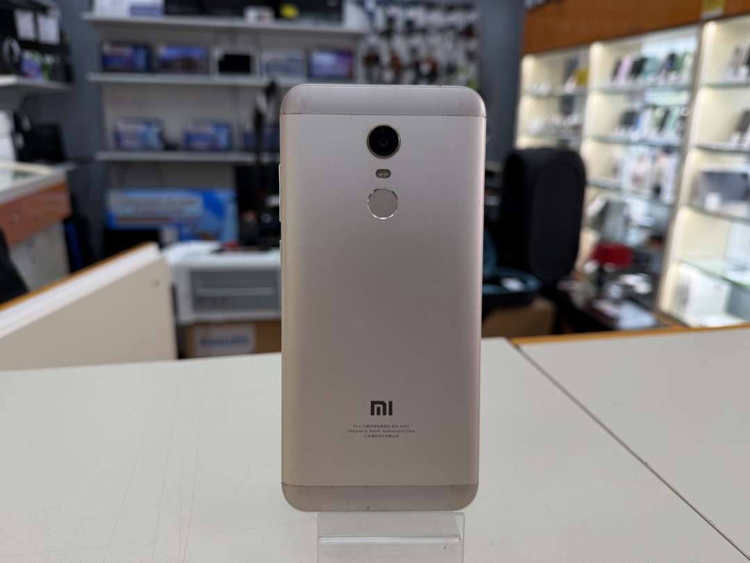Смартфон Xiaomi Redmi 5 Plus 4/64