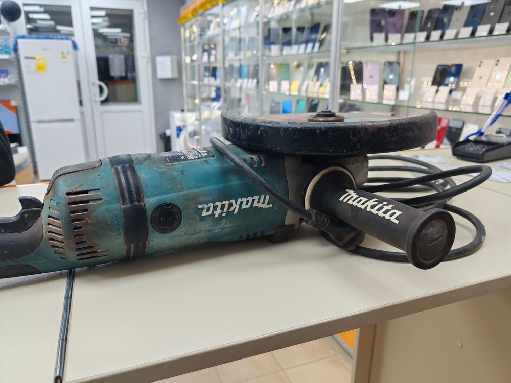 Угловая шлифмашина Makita GA9040S