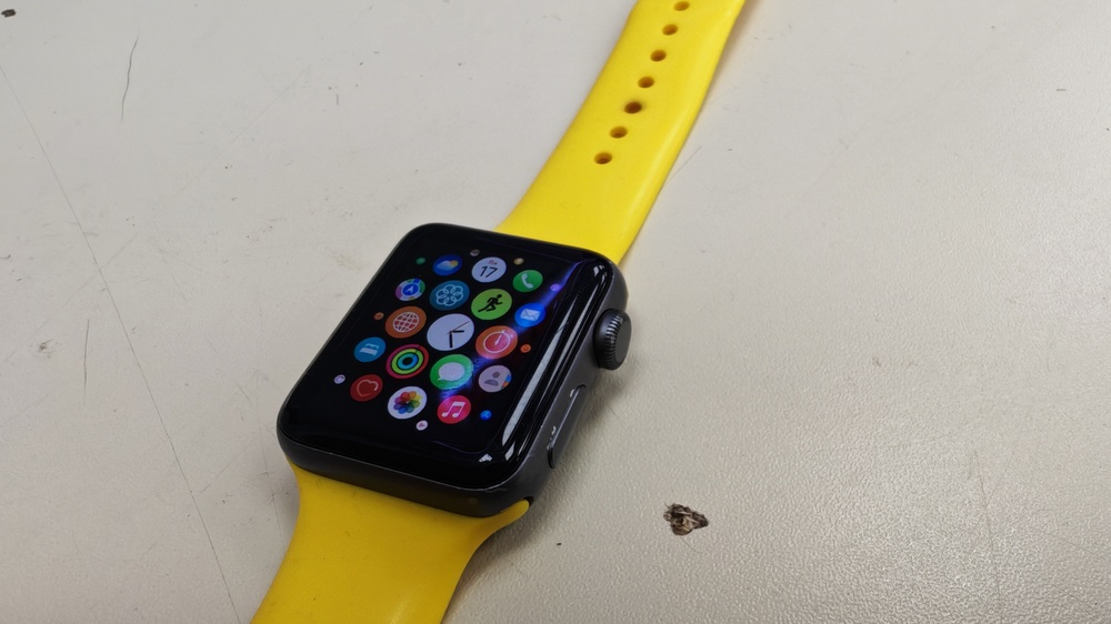 Смарт-часы Apple Watch Series 3 38 мм