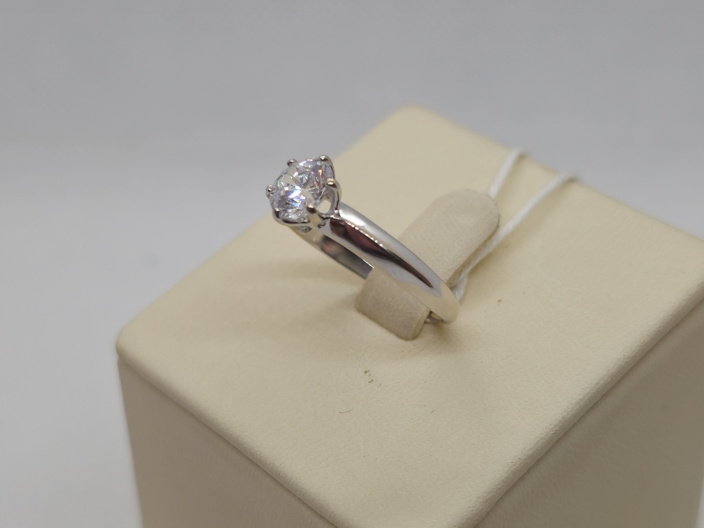 КОЛКМ585 КОЛЬЦО С КАМНЕМ (Au 585)