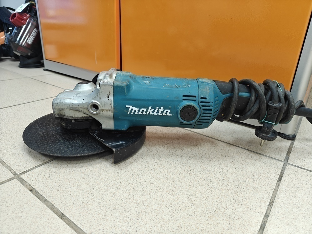 Угловая шлифмашина Makita GA9050