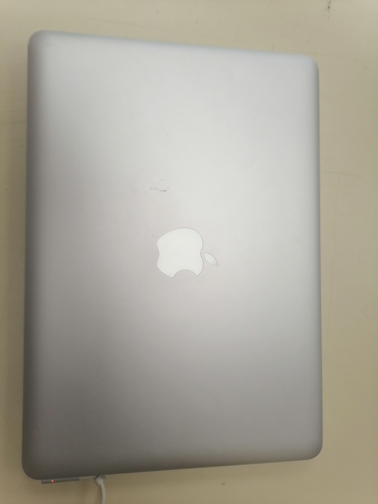 Ноутбук APPLE Macbook Pro 2010;