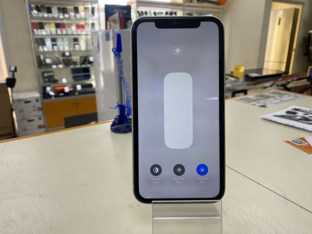 Смартфон Apple iPhone 11 64Gb