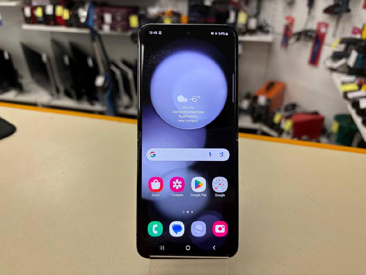 Смартфон Samsung Galaxy Z Flip 5 8/256