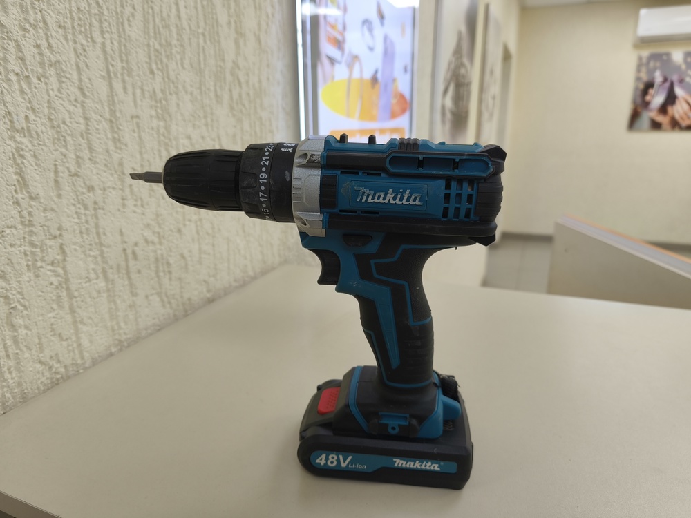 Шуруповерт Makita 123.