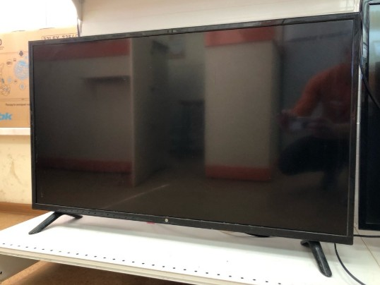 LED Телевизор HI VHIX-40F152MSY