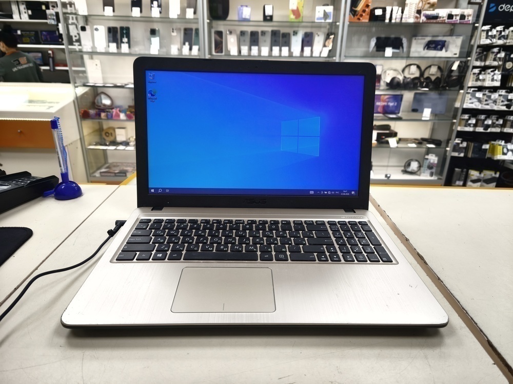 Ноутбук ASUS F540B; A9-9425, Radeon R5 series, 8 Гб, 250 Гб, Нет