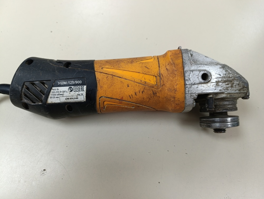 Угловая шлифмашина Вихрь УШМ-125/900