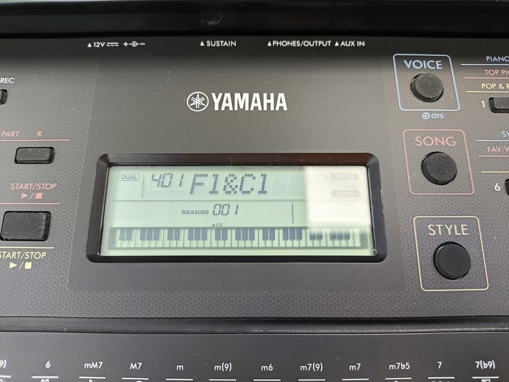 Синтезатор Yamaha psr-r200