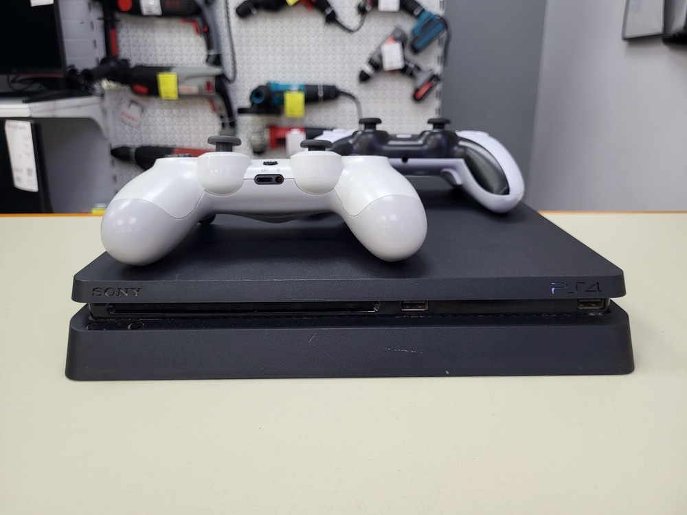 Игровая приставка PlayStation 4 Slim 500GB Игровая приставка PlayStation 4 Slim 500GB