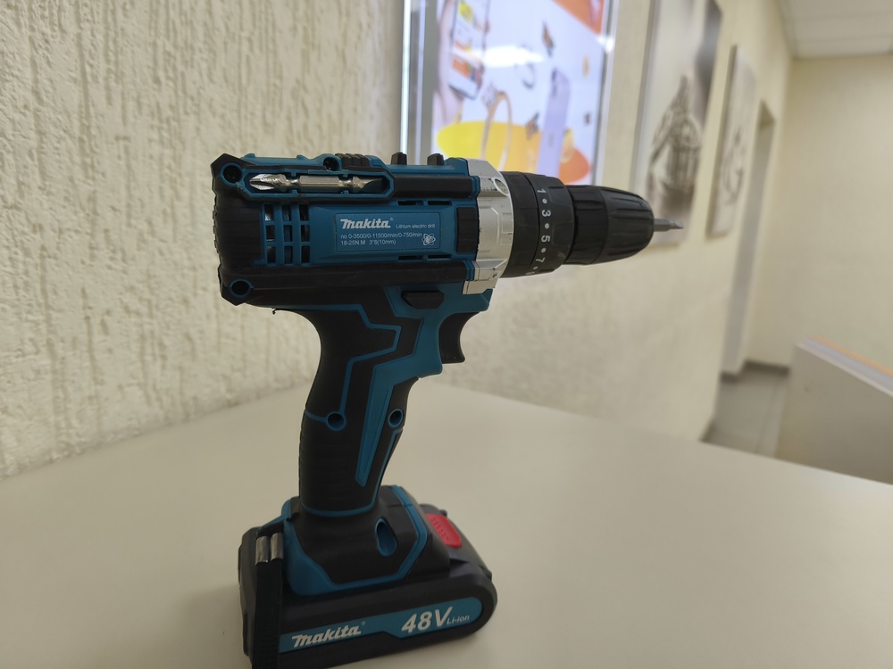 Шуруповерт Makita 123.