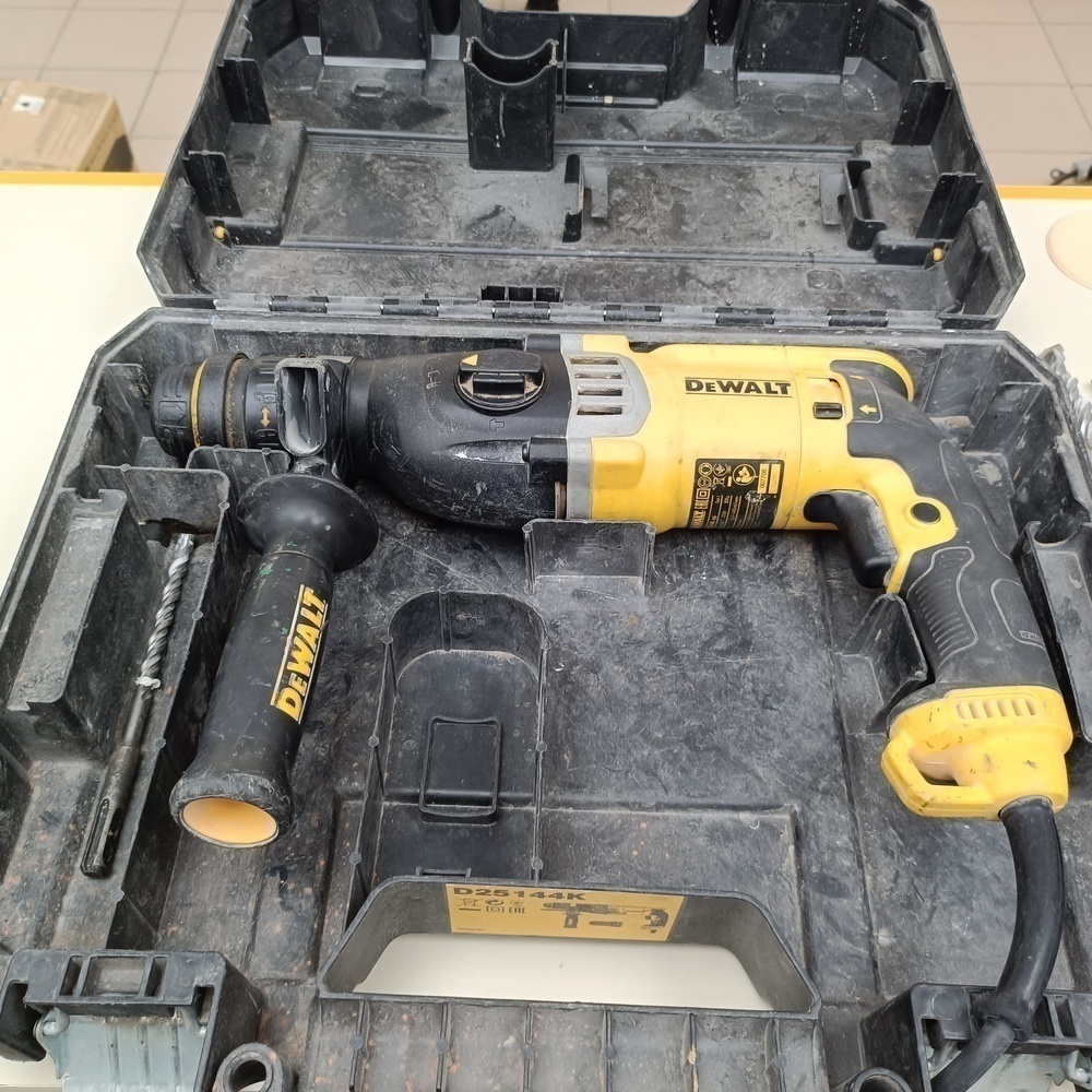 Перфоратор Dewalt D25144KS