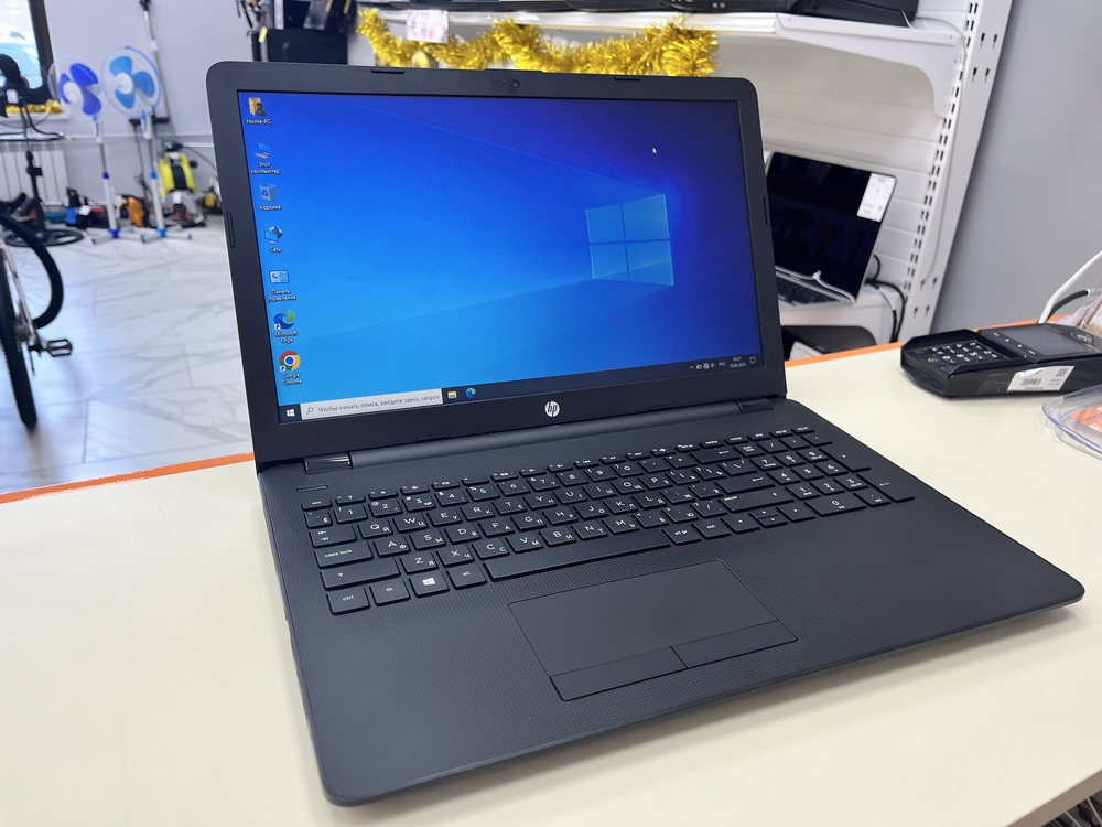 Ноутбук HP 15-rb501ur; A6-9220, Radeon R4 series, 4 Гб, Нет