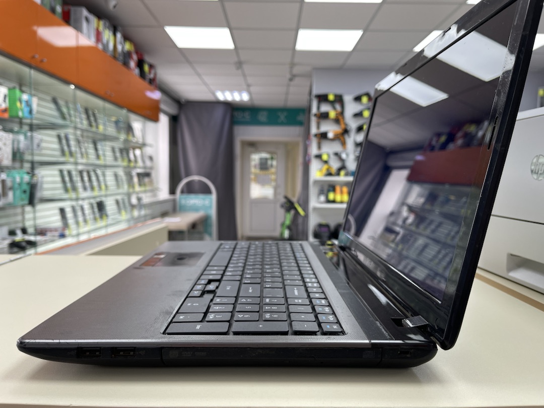 Ноутбук Acer; A4-3305M, Radeon HD 7400m, 4 Гб, 128 Гб, Нет