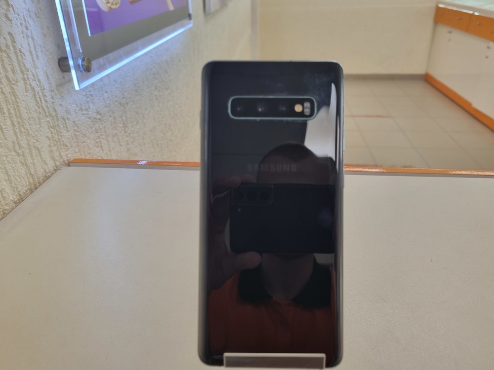 Смартфон Samsung Galaxy S10+ 8/128