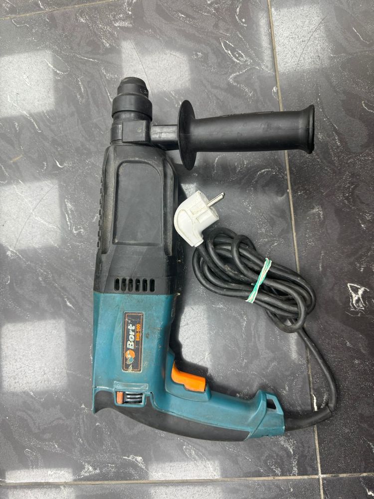 Перфоратор Bort BHD-900