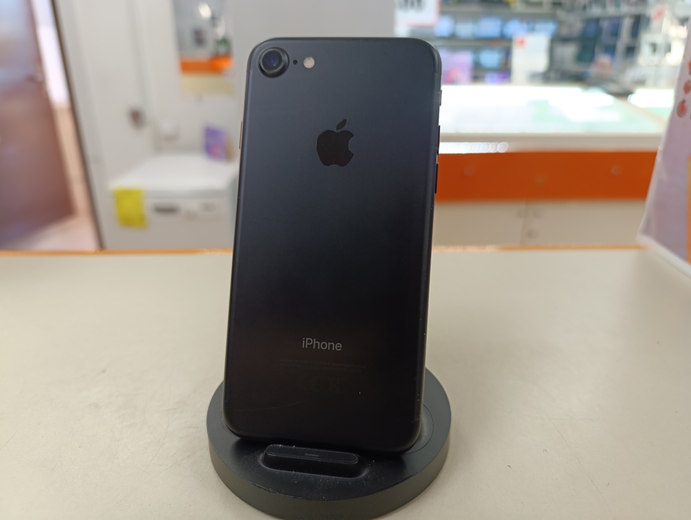 Смартфон Apple iPhone 7 32Gb